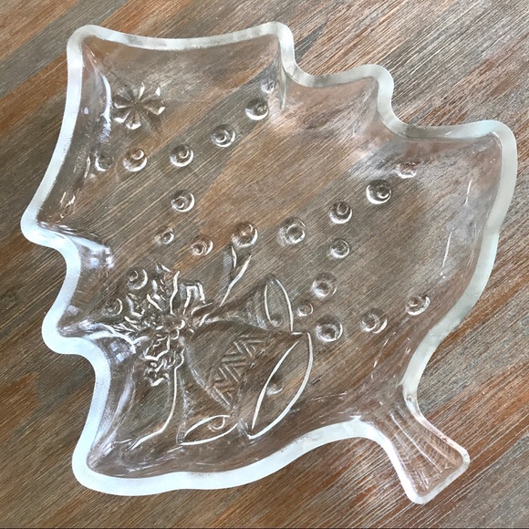 Vintage Christmas Clear Tree Serving Plate – Holiday Elegance! - Picture 4 of 5